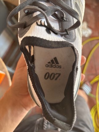 Adidas x 007 Caja Negra
