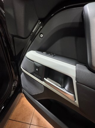 LAND ROVER DEFENDER 2021