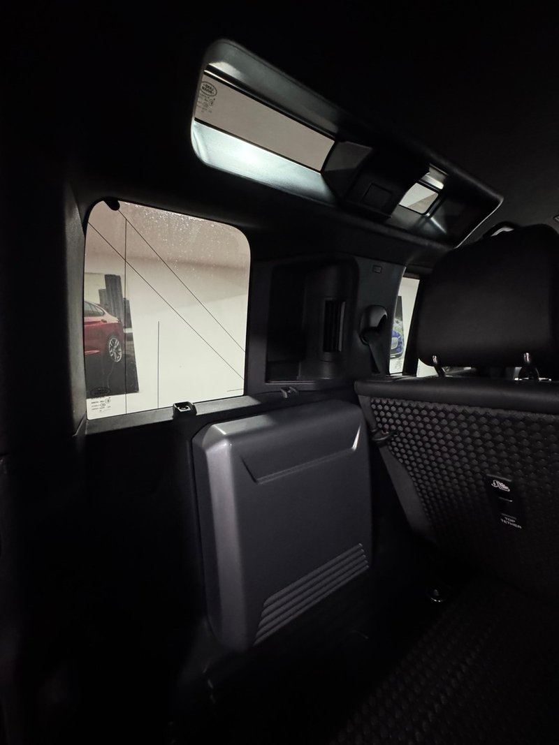 Land Rover Defender 2021, foto 11
