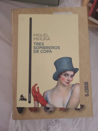 Tres sombreros de copa