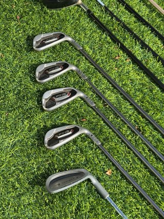 Juego de palos de golf Callaway + PING con bolsa