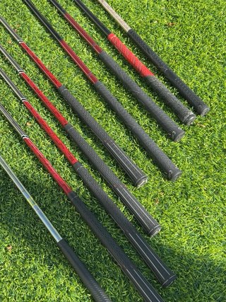 Juego de palos de golf Callaway + PING con bolsa