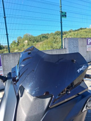 Yamaha T-Max Negra