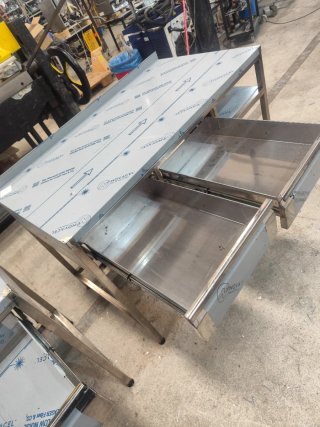 MESA ACERO CON CAJONES MIRA MI PERFIL