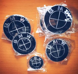 KIT 7 EMBLEMAS BMW NEGROS · TAPABUJES BMW 68mm