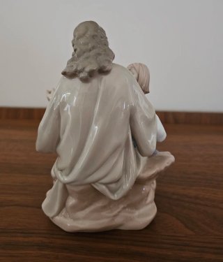 Statuetta in porcellana