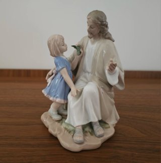 Statuetta in porcellana