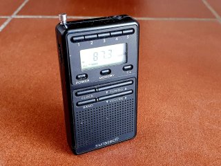 Radio transistor de bolsillo FM/AM SUNSTECH RPDS8