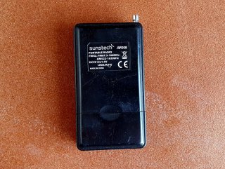 Radio transistor de bolsillo FM/AM SUNSTECH RPDS8