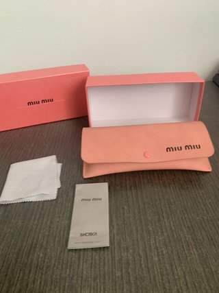 Gafas de sol Miu Miu Negras