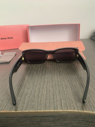 Gafas de sol Miu Miu Negras