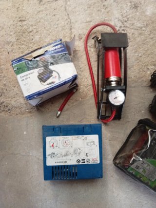 Compresor de aire para coche 12V 30 euros los 5