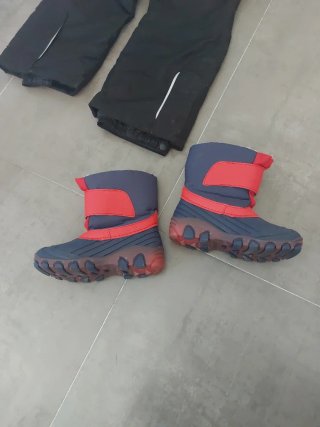Pantalón esquí T.122-128 y Botas T.30