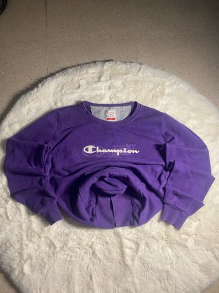 Sudadera Champion Morada Logo Frontal