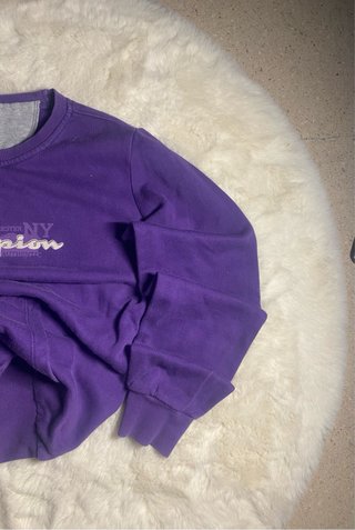 Sudadera Champion Morada Logo Frontal