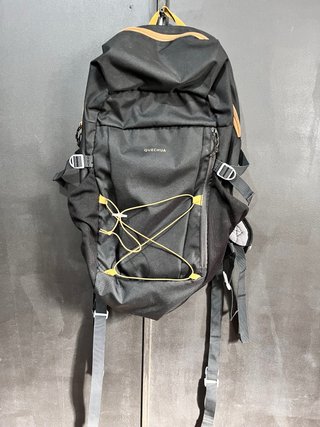 Mochila Quechua 30-40L Negra