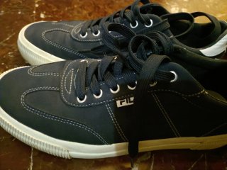 Zapatillas Fila azules y blancas