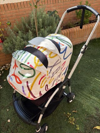 Bugaboo Bee 5 silla + capazo. Capota multicolor.