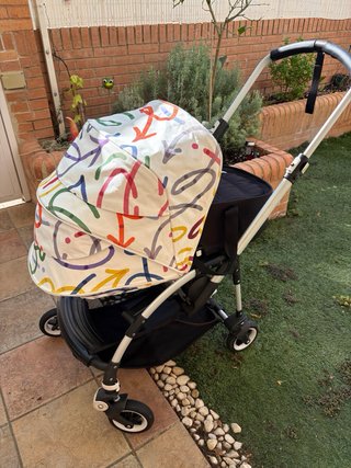 Bugaboo Bee 5 silla + capazo. Capota multicolor.