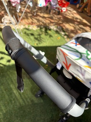 Bugaboo Bee 5 silla + capazo. Capota multicolor.