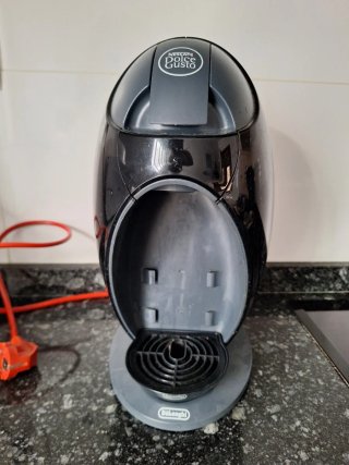Cafetera Nescafé Dolce Gusto DeLonghi