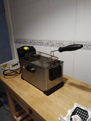 Freidora de patatas eléctrica