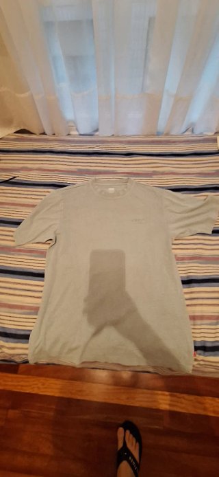 Sudadera y camiseta Levis