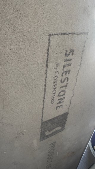 Encimera Silestone Gris para Desayuno