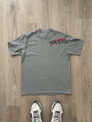 Camiseta Rip Curl Gris Gráfica Talla L