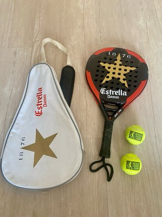 Pala de pádel Estrella Damm con funda