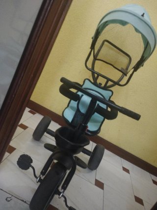 Triciclo infantil azul