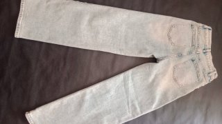 Vaqueros con tachuelas plateadas