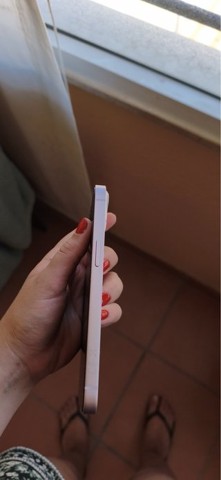 iPhone 13 Rosa y 2 Fundas originales Apple