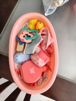 Muñeco bebé realista con ropa,cuna y bañera