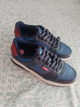 Zapatillas Levi's niño talla 38 nuevas