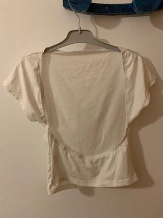 Top blanco espalda descubierta