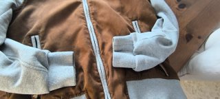 Chaqueta bomber marrón y gris