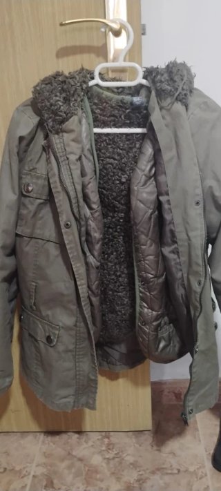 Chaqueta niño/a verde con cuello peludo