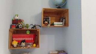 Estantería de madera rústica