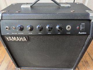 Amplificador Yamaha Budokan 10 pulgadas