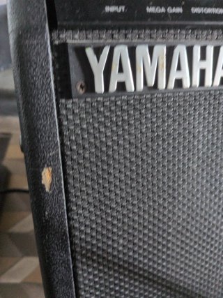 Amplificador Yamaha Budokan 10 pulgadas