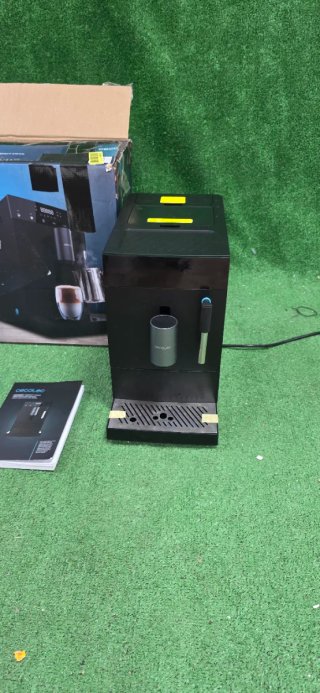 Cafetera Cecotec Compact Steam