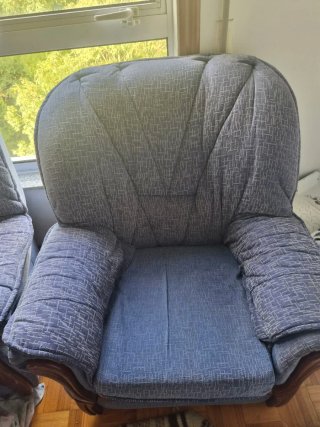Sillones de tela y madera