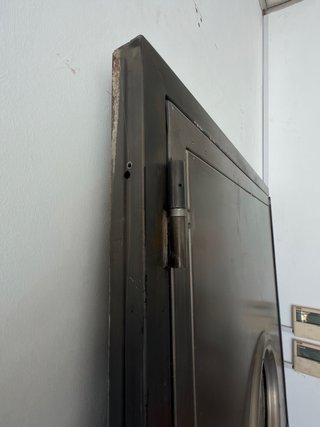 Puerta de Hierro con Marco
