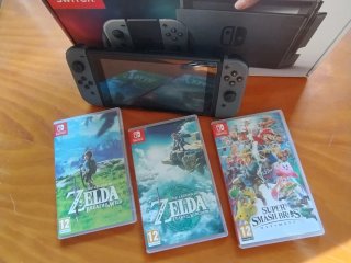Nintendo Switch + 2 Zelda y Super Smash Bross