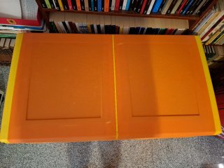 Baúl plástico exterior naranja y verde