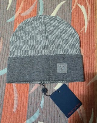 Gorro Louis Vuitton Gris Damier