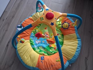Alfombra de juegos para bebé con arco