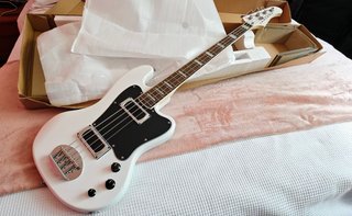 Lakland Skyline Decade bass A ESTRENAR