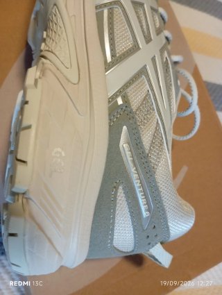 Asics Gel Venture Gris/Blanco